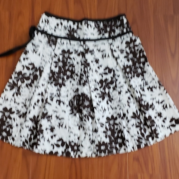 Skirt - Picture 3 of 3